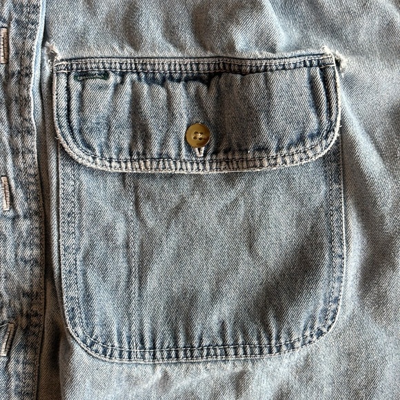 ☀️ 2/$15☀️ Rugged & Real Distressed Oversized Lightwash Jacket, 100% Cotton - Picture 5 of 5